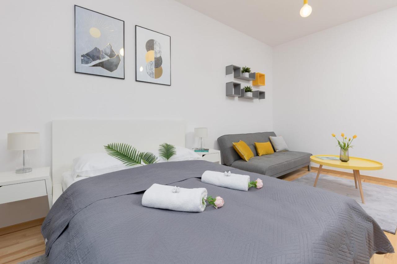 Warsaw Wola Apartment Near Nocny Market By Noclegi Renters Екстериор снимка