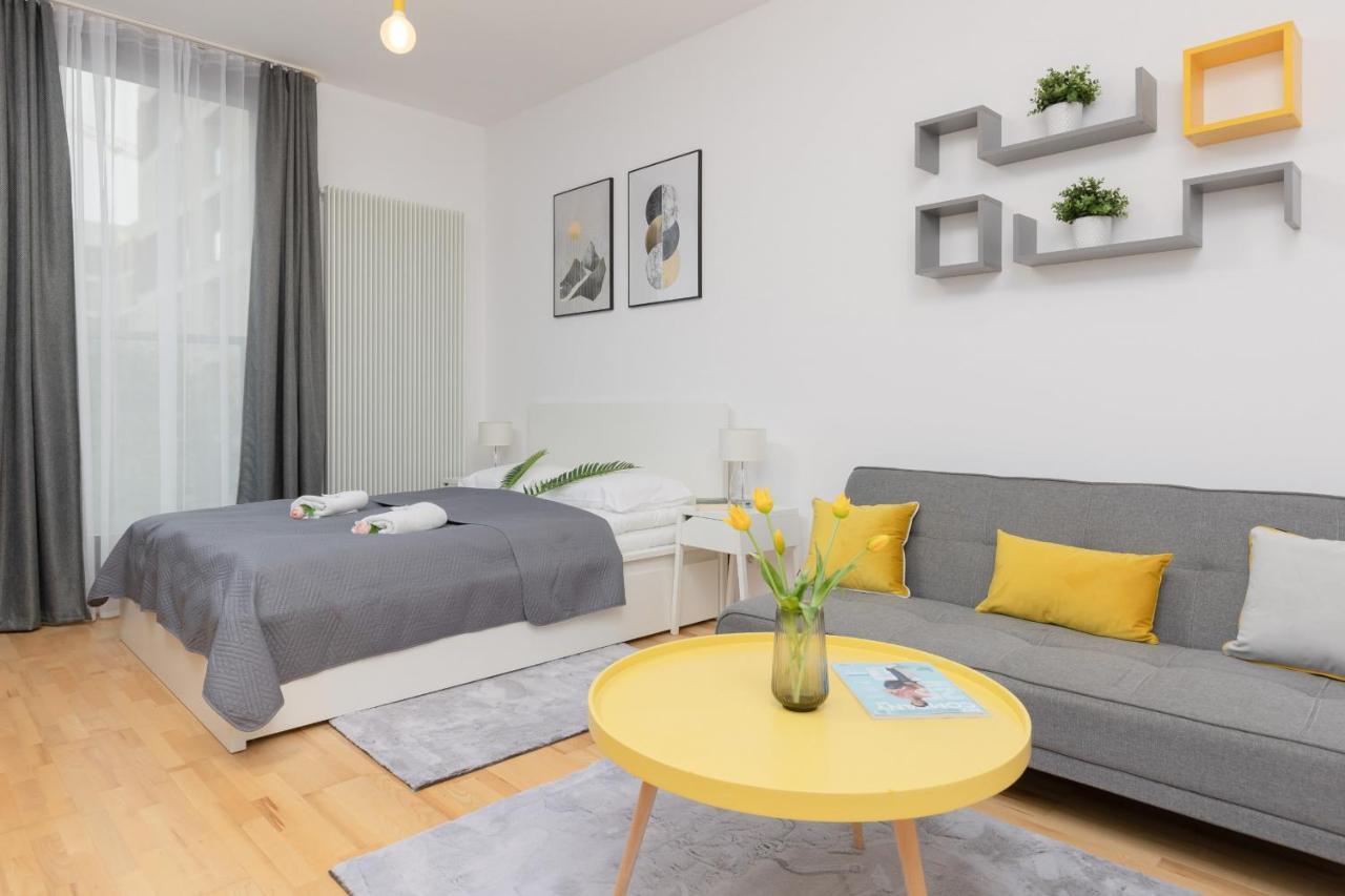 Warsaw Wola Apartment Near Nocny Market By Noclegi Renters Екстериор снимка