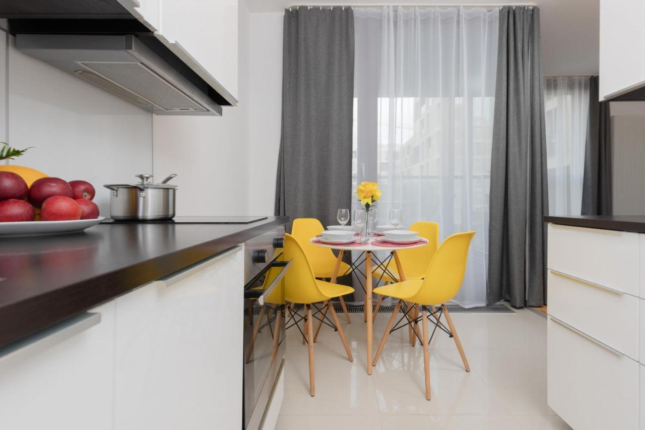 Warsaw Wola Apartment Near Nocny Market By Noclegi Renters Екстериор снимка
