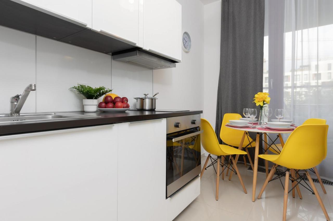 Warsaw Wola Apartment Near Nocny Market By Noclegi Renters Екстериор снимка