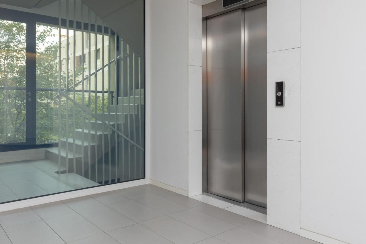 Warsaw Wola Apartment Near Nocny Market By Noclegi Renters Екстериор снимка